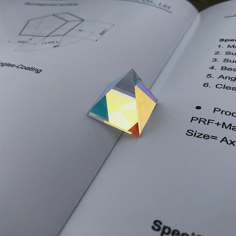 Synchroprism Pyramid 7 New Year's gift Light's Cube Creative Gift Optical Experiment