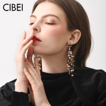 Silver earrings 2021 new fashion fashion personality pearl earrings womens long temperament exaggerated earrings European and American atmosphere