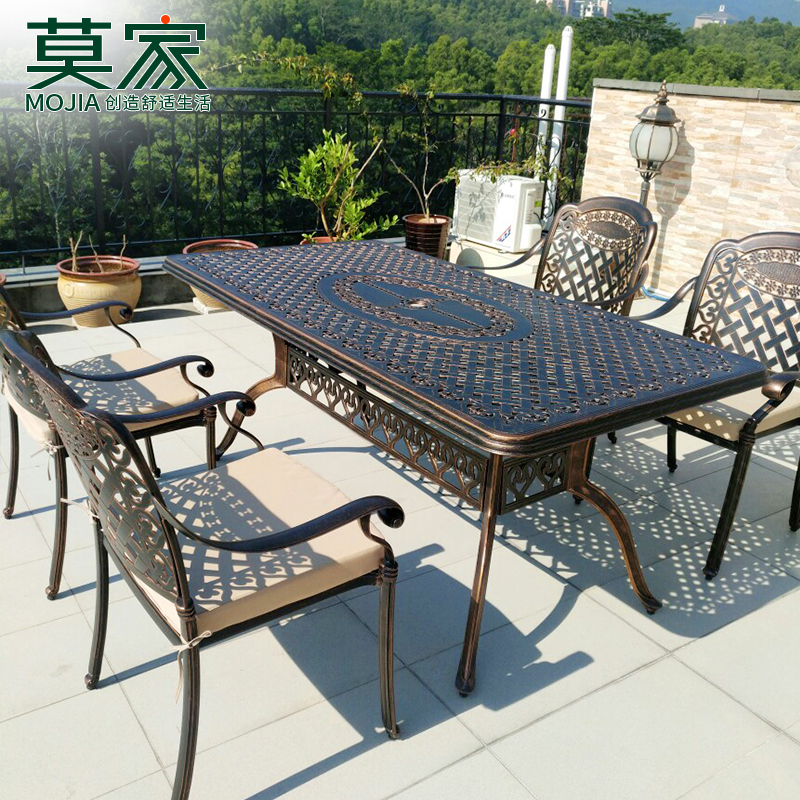 Outdoor cast aluminum table and chair balcony combination set European style villa outdoor courtyard garden wrought iron table and chair leisure