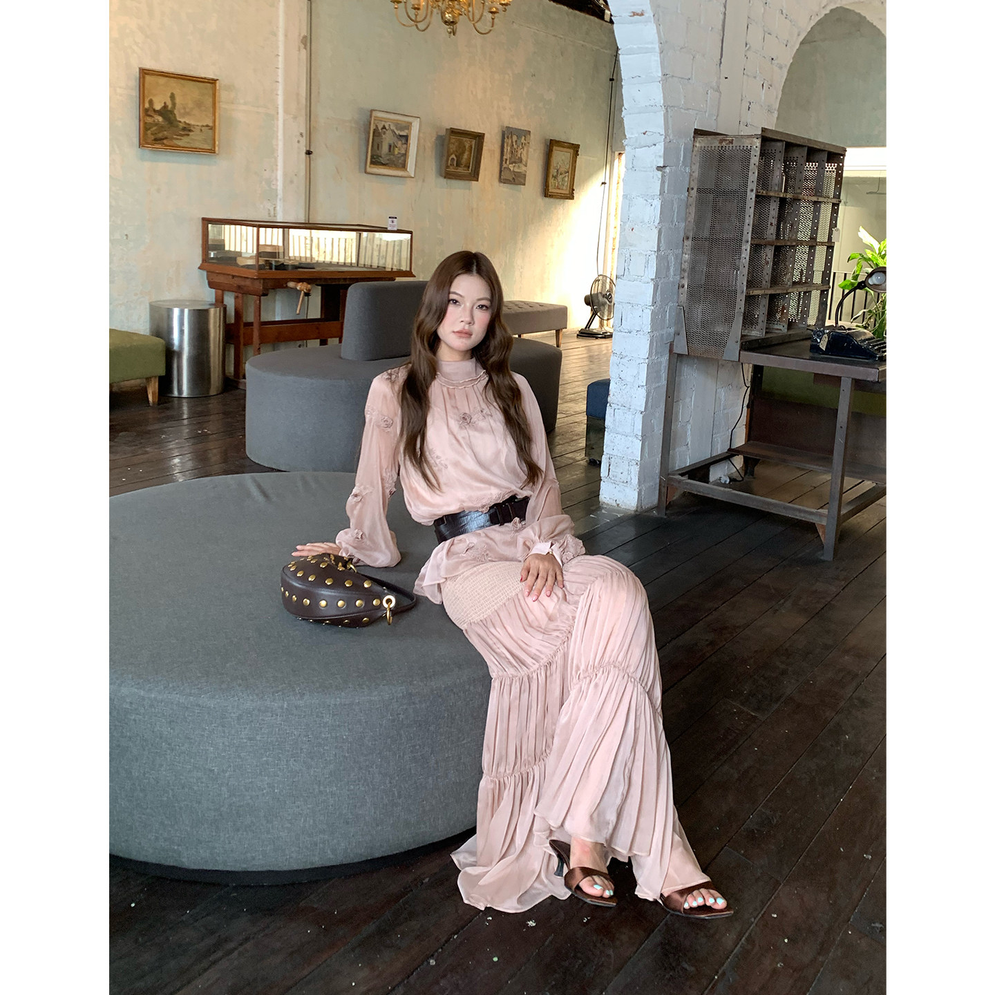 马儿MAR Рубашка с объемной вышивкой длинный рукав с приталенной плиссированной длинной юбкой элегантный костюм для женщин