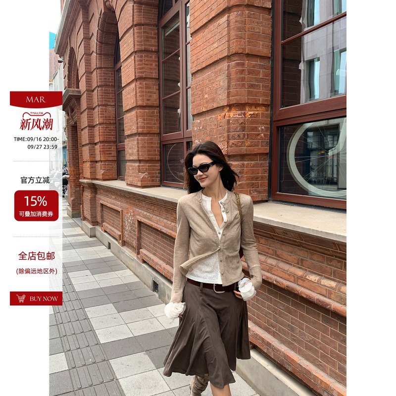 Mar Merino Wool Blend Handmade Three-Dimensional Lace Sleeve Faux Two-Piece Dark Pattern Printed Knit Top