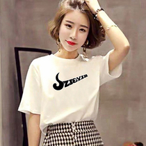 New 2022 White Short Sleeve T-Shirt Female Summer Tide Cool Blouse Design Sensation Small Letters Print Loos