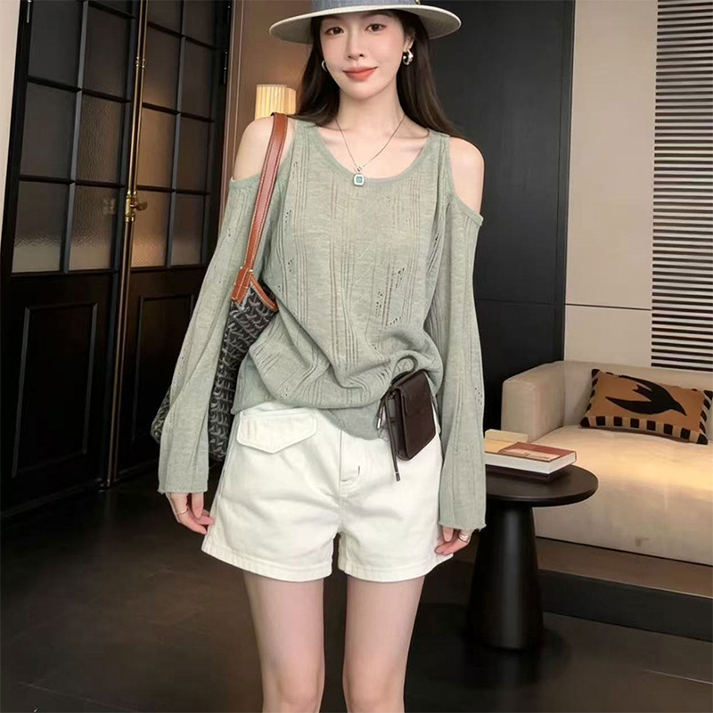 Korean-Style Hot Girl Off-The-Shoulder Design Knitwear for Women, New Spring and Summer Style, Unique and Super Stylish, Casual, Loose and Versatile