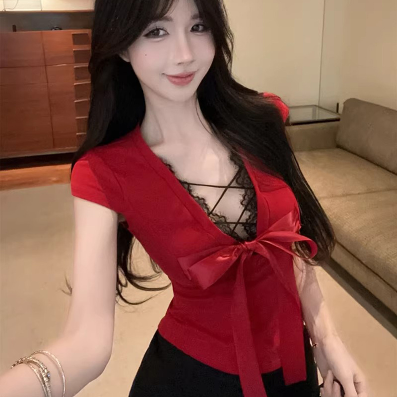 Bow-Tie Faux Two-Piece Red Lace-Up Short-Sleeve T-Shirt for Women, Sexy V-Neck, Stunning Waist-Cinching Slim-Fit Top