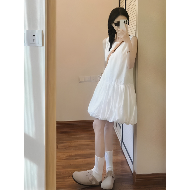 Hepburn-Style Black Sleeveless Vest Dress for Women, Summer 2026 New Model, Petite Size, Super Stylish and Elegant Short Dress Hepburn-Style Black Sleeveless Vest Dress for Women, Summer 2026 New Model, Petite Size, Super Stylish and Elegant Short Dress