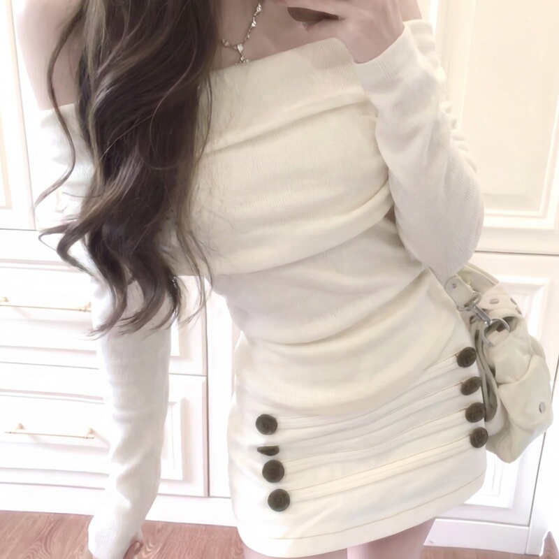 Korean-Style Elegant One-Shoulder White Long-Sleeved Knitwear for Women, Autumn Outfit, Slim Fit, Off-The-Shoulder, High-End, Stunning Top