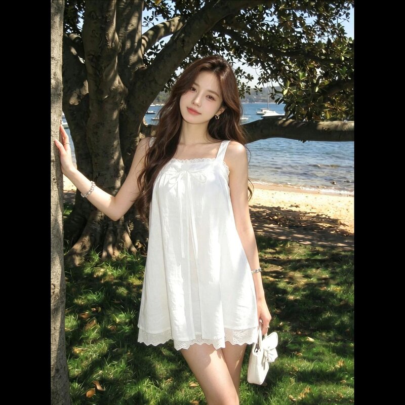 American Retro Lace-Trimmed Suspender Dress for Women, New Summer Style, Loose White Sleeveless Top with Unique Design and Off-Shoulder Design