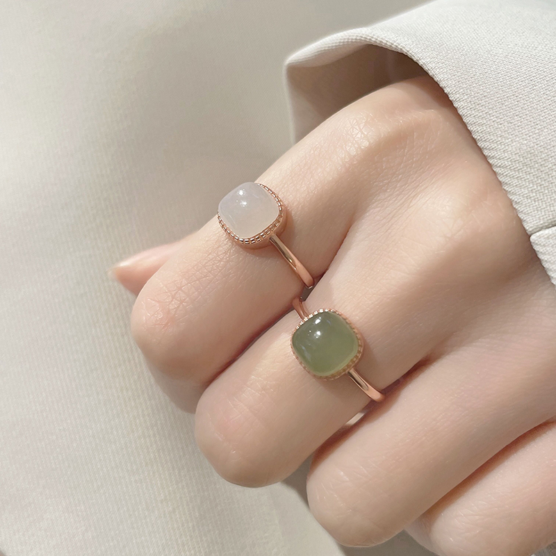 「小さな角砂糖」天然和田翡翠リング レディース 本物のスターリングシルバー 人差し指リング 軽量 高級 ニッチデザイン 翡翠