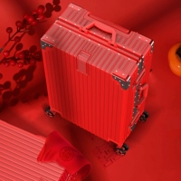 Чемодан, красная коробка для невесты