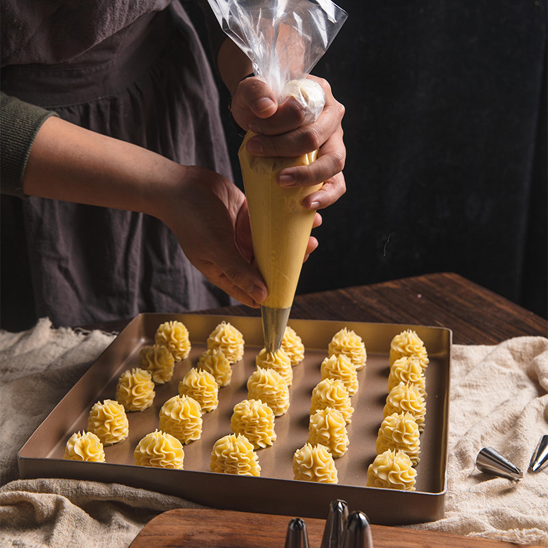 Disposable plastic mounting bag 50 thick squeezed flower bags A variety of sizes can be mounted nozzle baking utensils