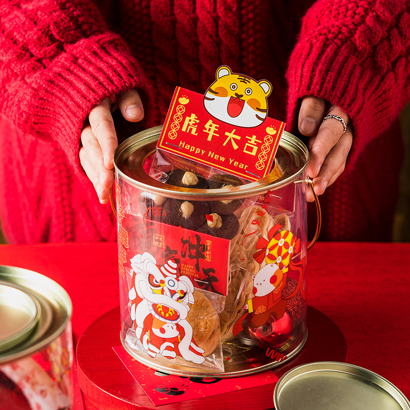 New Year's gift box packaging 2022 Tiger year snowflake candy jar large cookie box baking cuddle bucket packaging box