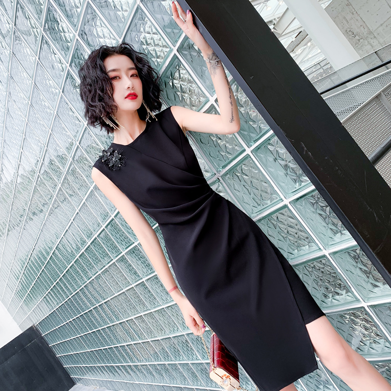 Elegant Evening Dress for Petite Women, Suitable for Everyday Wear, Black Light Luxury Dress for Hostess