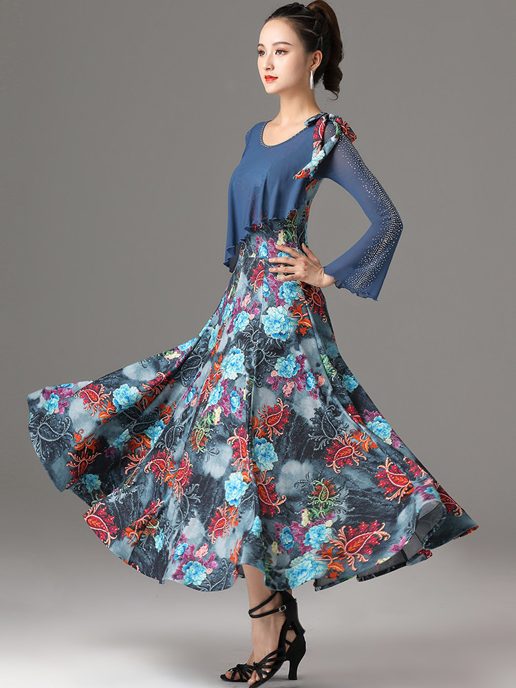 Aishanna modern dance dress competition performed a new national standard waltz dance dress
