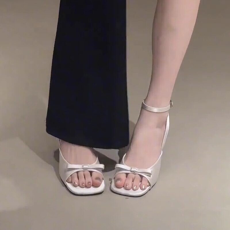 French-Style Elegant White High-Heeled Shoes for Women, Chunky Heel, 2026 Summer Square Toe Strap Sandals, Women's Outdoor Wear