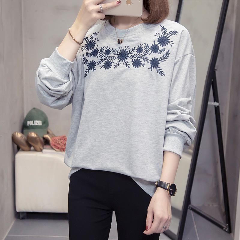 Real shot 2020 autumn new fat mm200kg large loose spring and autumn thin embroidered sweater