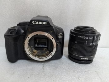 Scrapped camera, second-hand slr camera canon eos 1300d with 18-55mm lens broken, credit for recharge Scrapped camera, second-hand slr camera canon eos 1300d with 18-55mm lens broken, credit for recharge