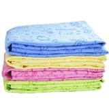 Большое быстросохнущее банное полотенце, хорошо впитывает воду