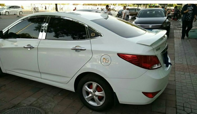 Dành riêng cho chiếc đuôi của 10-10 chiếc xe mui kín của Hyundai, chiếc xe được sửa đổi với đèn cố định miễn phí. - Sopida trên đuôi gió pista