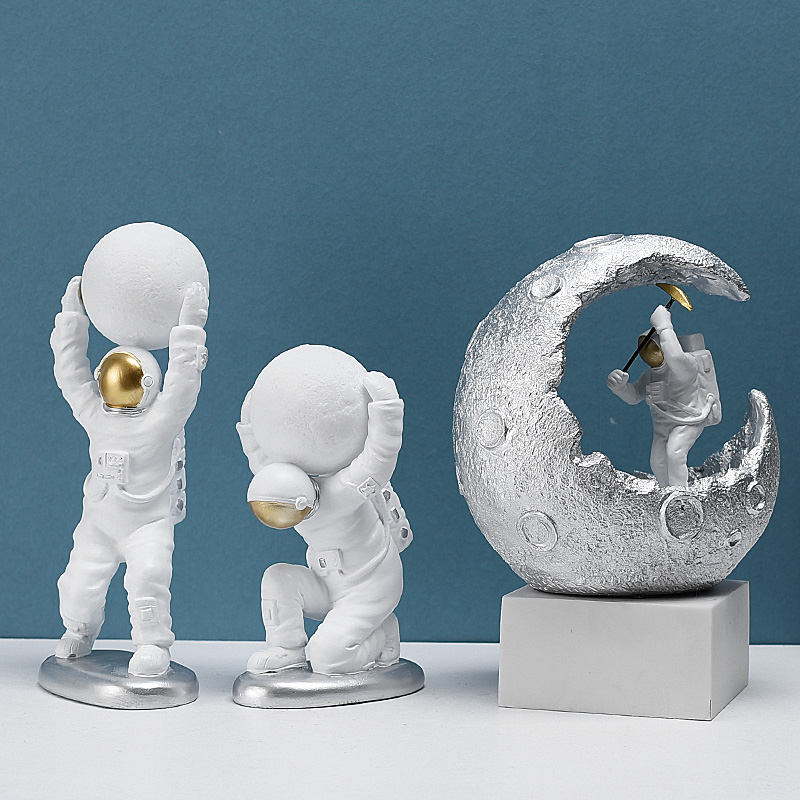 Creative modern astronaut ornaments astronaut Nordic style science and technology office study desk decorations home