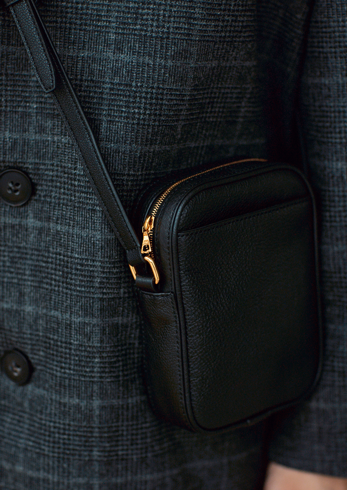 HUMANIMAL20AW] small leather crossbody bag in black leather with riri® gold zipper