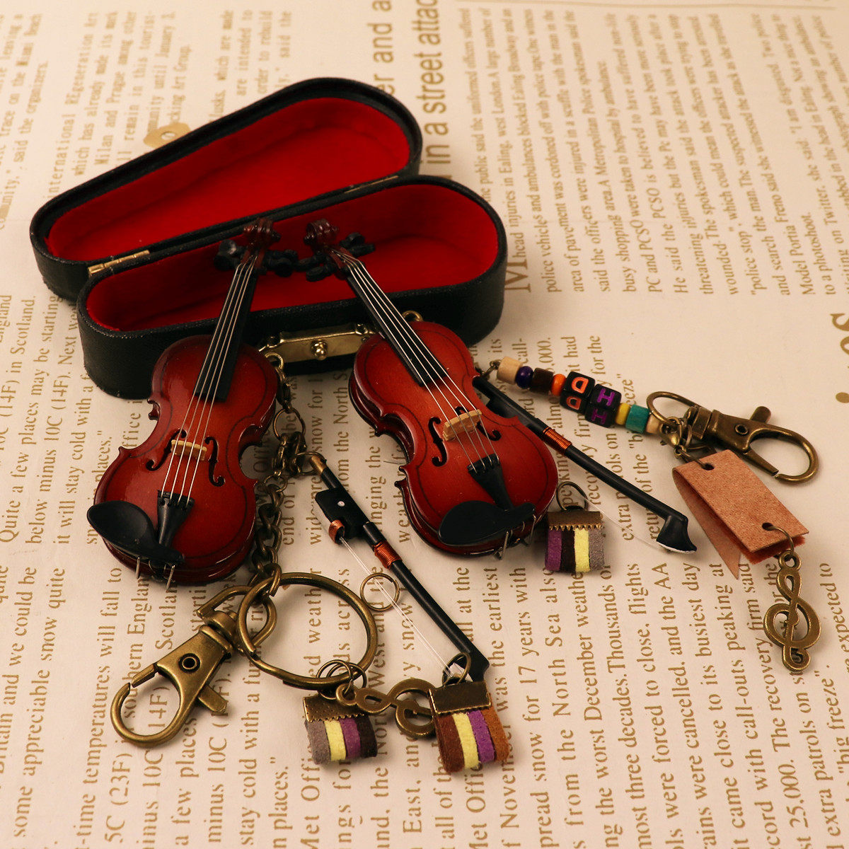 Lettering custom wooden violin cello key chain bag pendant couple men and women creative Valentine's Day gift