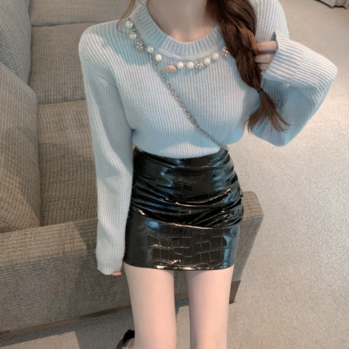 Небольшой дизайнерский универсальный лонгслив, свитер, юбка, комплект, популярно в интернете, тренд сезона, высокая талия