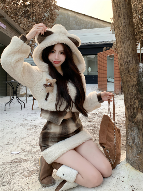 Winter Outfit with a Short Plush Coat and a College-Style Half-Body Pencil Skirt, a Two-Piece Suit for Women in Autumn and Winter