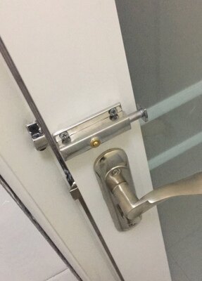 Door lock latch lock door and window hasp lock buckle screen window dual-use 90-degree bedroom small cabinet spring latch 6 inches automatic