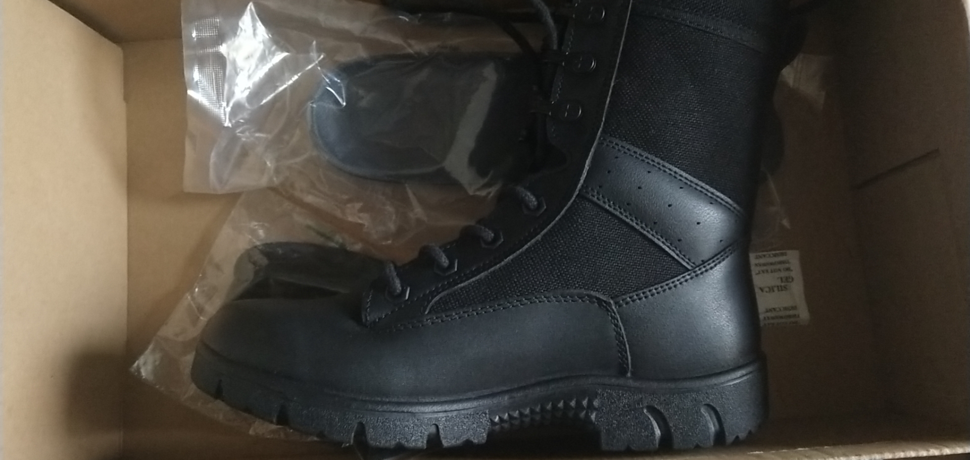 Real new type of combat boots Men and women ultra light non-slip wear and wear autumn winter genuine leather outdoor tactical shoes boots climbing boots