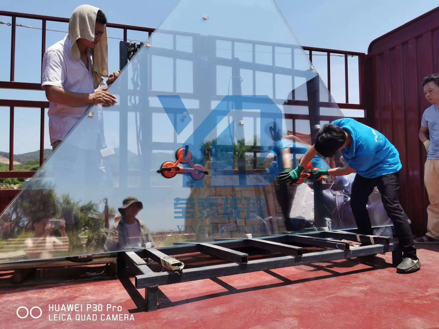 Custom Mega 3 6 m Holographic Pyramid Holographic Pyramid Glass Mount 360-degree holographic glass