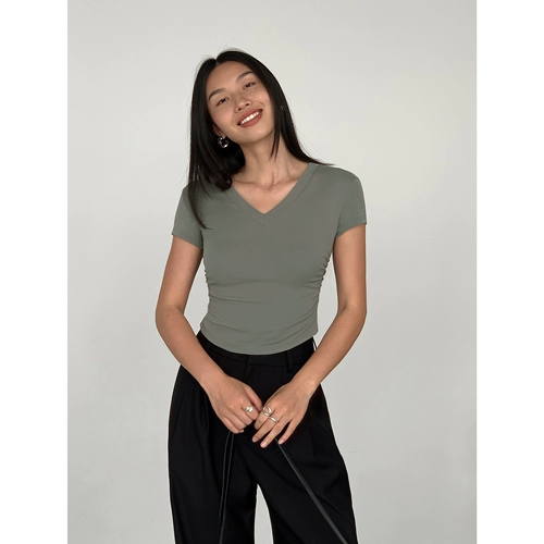 Черная летняя приталенная короткая футболка, V-образный вырез, короткий рукав