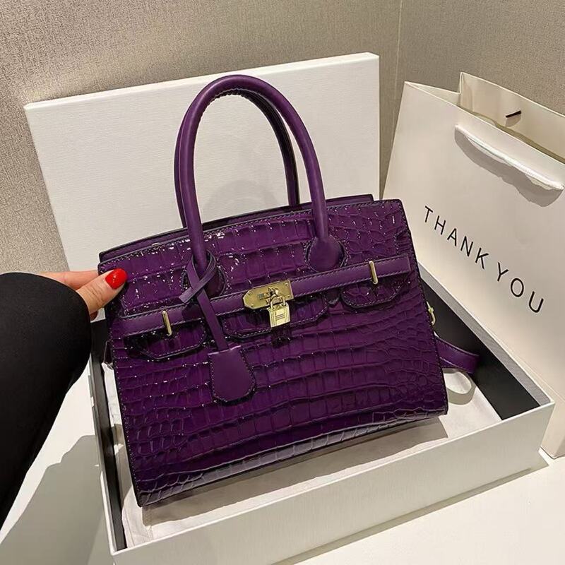 Crocodile Pattern Shiny Leather Platinum Bag for Women 2026 New Large-Capacity Commuter Light Luxury Socialite Versatile Fashion Shoulder Bag