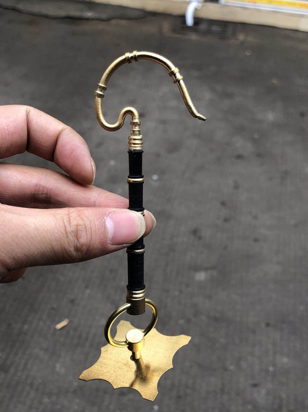 Embroidered eye six-ding dark green acacia south cage bright cage hook (black) material pure brass inlaid resin beautiful and durable