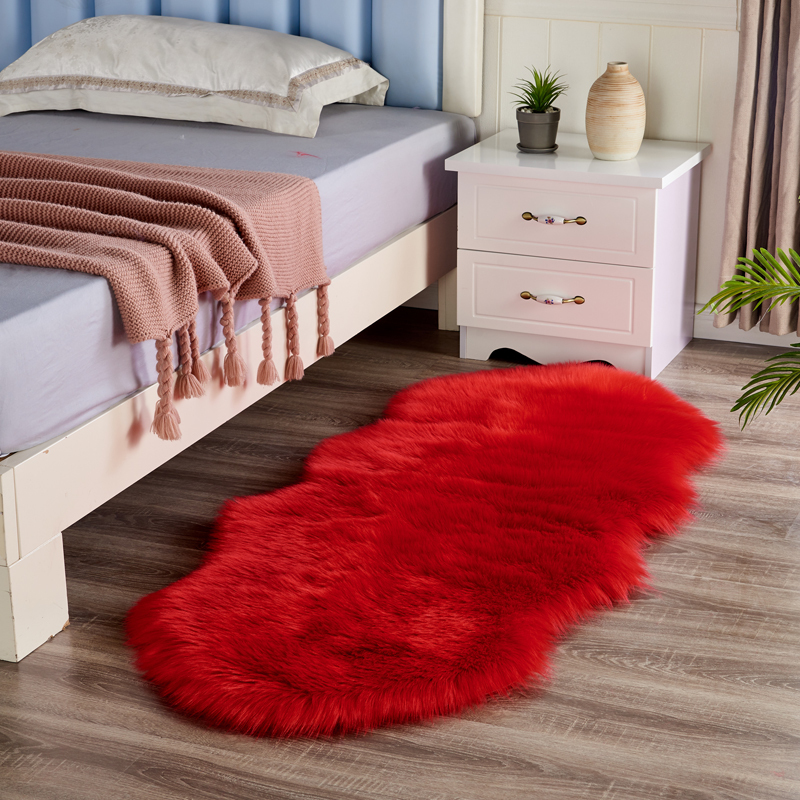 Big Red Plush Carpet for Living Room and Bedroom Bedside, Irregular Imitation Wool Floor Mat, Decorative Bay Window Mat, Leather Shape