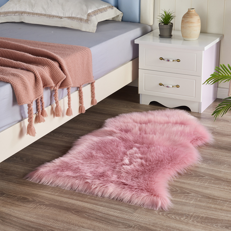 Pink Plush Carpet for Living Room and Bedroom Bedside, Irregular Imitation Wool Floor Mat, Decorative Finished Sheepskin Shape