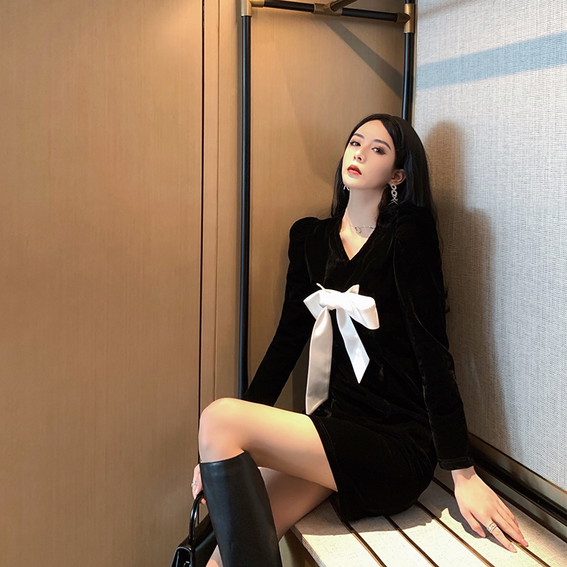 Velvet dress 2022 Spring new French style Temperament Black Herbenwind V Collar Butterfly Knot Long Sleeves Skirt Children