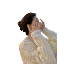 2022 new autumn and winter white short womens sweater retro Hong Kong style loose pullover lazy style outer wear thickened