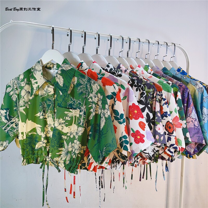 Hong Kong Style Retro Short-Sleeved Floral Shirt for Women, French-Style Drawstring Waist, Sweet and Cool Short Top for Petite Women