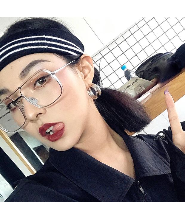 Em gái mềm tự hẹn giờ hip hop sao mạng đỏ đường thủy triều trong suốt kính trang trí khung kính cận thị kính quang kính dior