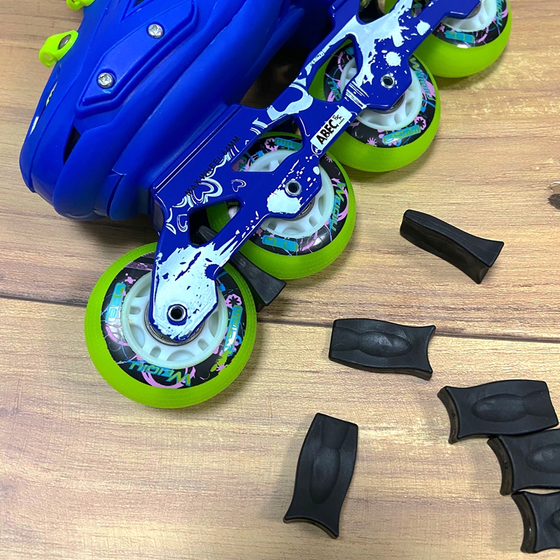 Children Wheels Skating Shoes Dry Skates Roller Skates Beginners Carwheels Block Locker retrofitted with lock wheel snappers Wheel slip Private