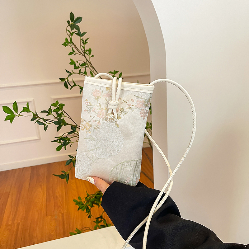 Super Popular New Chinese-Style Women's Bag 2026 Summer New Embroidered National Style Crossbody High-End Exquisite Mini Phone Bag Super Popular New Chinese-Style Women's Bag 2026 Summer New Embroidered National Style Crossbody High-End Exquisite Mini Phone Bag