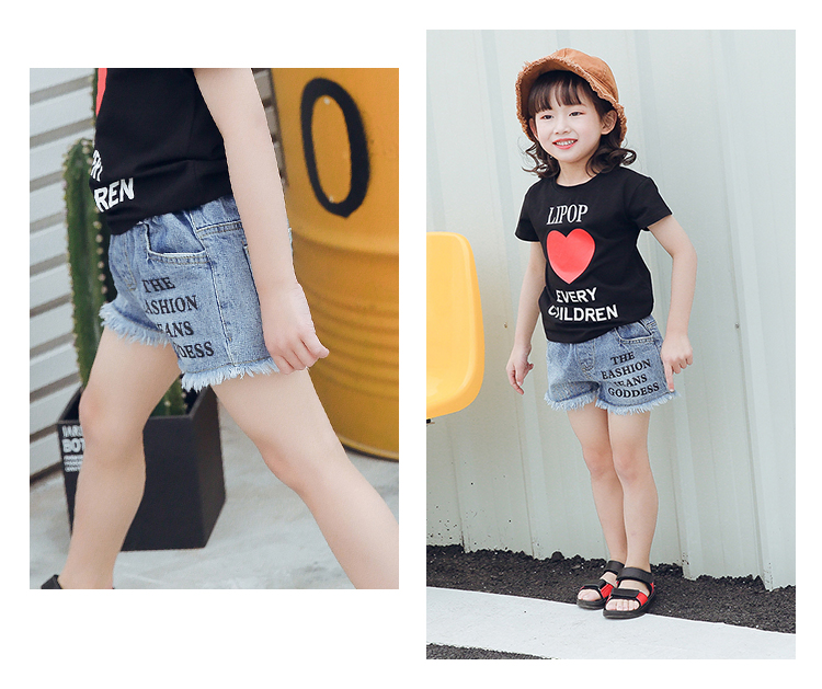 2018 mùa hè lỗ quần short denim trẻ em mới của trẻ em lớn hoang dã rửa sạch tóc bị hỏng cô gái nóng quần thủy triều