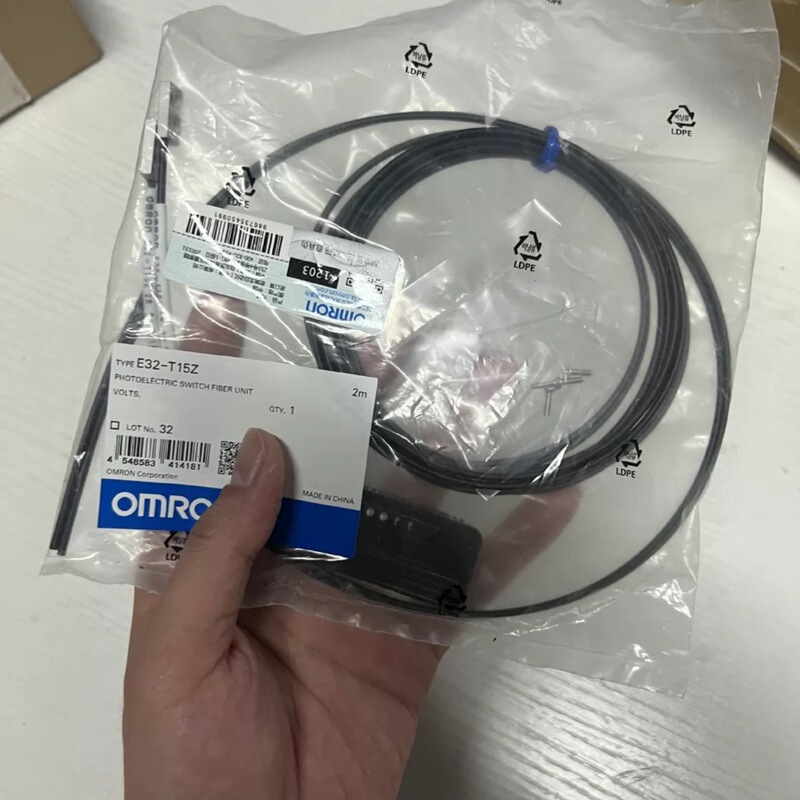 Brand New Omron E32-T15Z E32-T15Zr T15Y T15Yr T15Xt15Xr Fiber Optic Sensor