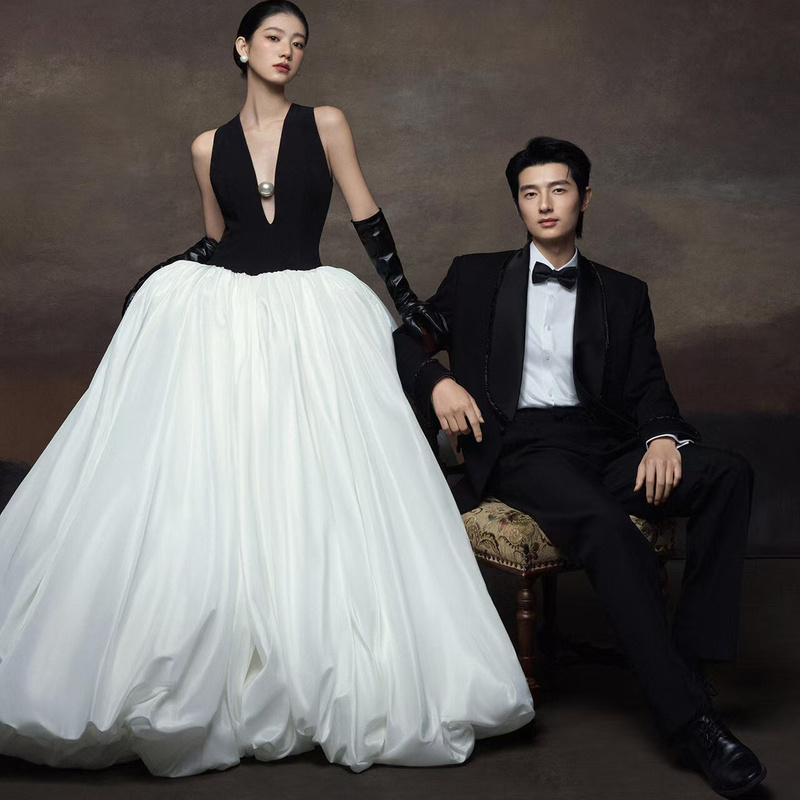 New Photo Studio Couple Photo Theme Wedding Photo French Retro Oil Painting Style V Neck Indoor Photography Tail Dress