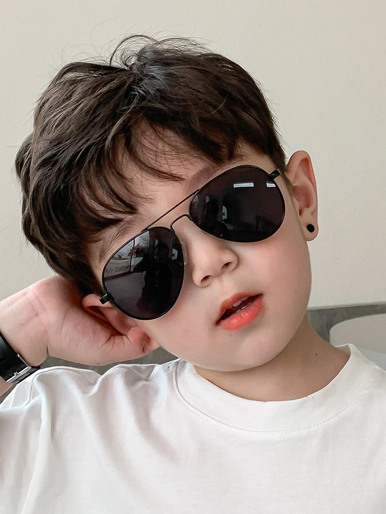 Child Sunglasses Tide Boy Cool Sunglasses Anti UV Eye Care Three 4 Year Old Male Baby Kid Handsome Fashion