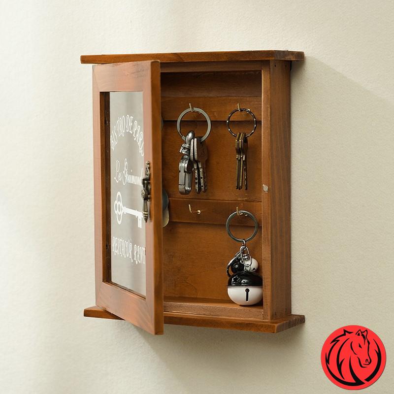 Entrance to the door with key necklace containing box wall-mounted shelf Living room light and luxurious bedside linen decoration