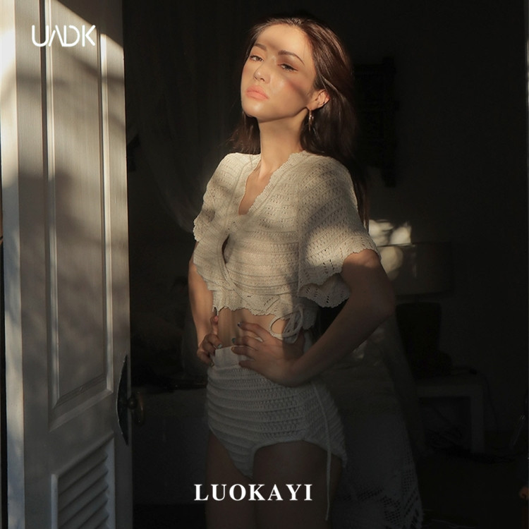 Swimsuit women's 2022 new wave sexy knit two-piece two-piece set lace-edge revealing navel personality ultra-slim honeymoon swimsuit