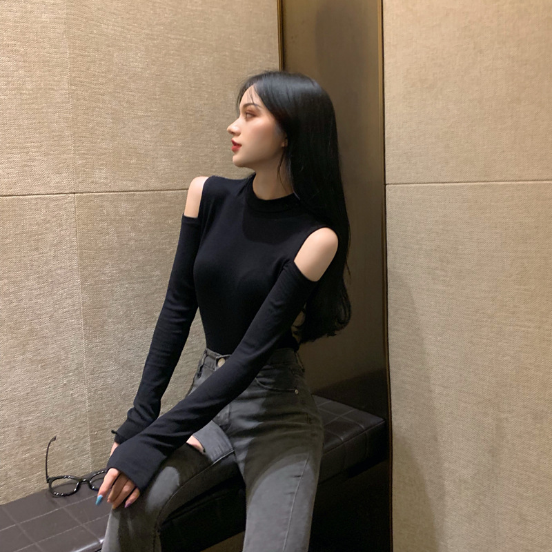 Bottoming shirt women's 2022 new autumn clothes Korean version all-match net red off-the-shoulder long-sleeved Western style short top trend