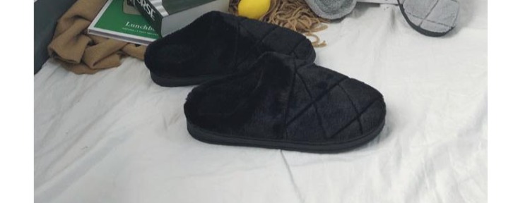 Vào mùa đông, dép giả lông thỏ mới cho nam cộng với xu hướng nhung dày để giữ ấm giày cotton dép hot trend năm 2021