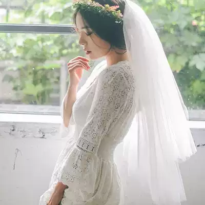 The bride's wedding certificate takes pictures of double-layer face-covering plain yarn short veil travel photography Korean combed net veil spot